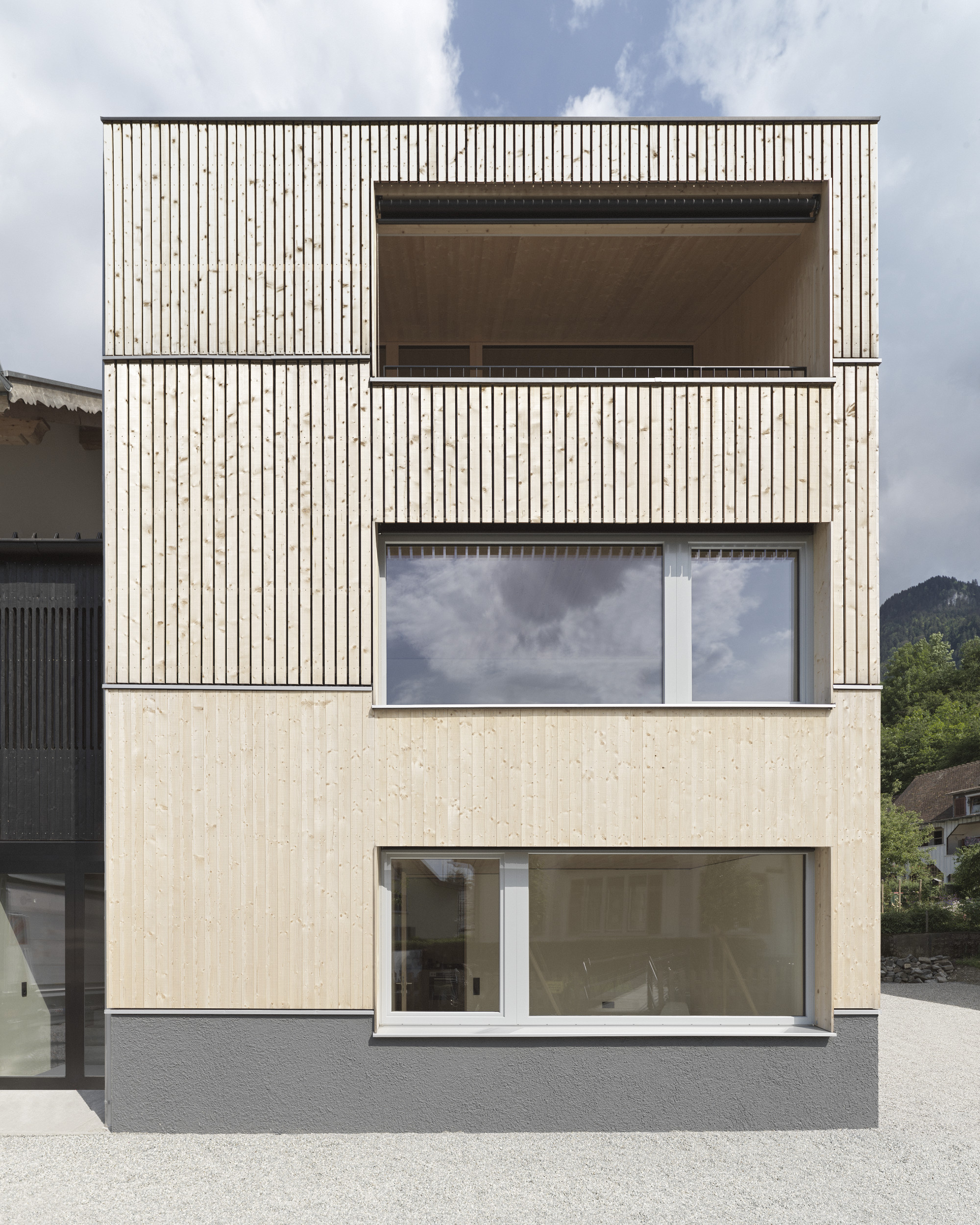 Baurecht Bestandsgarantie Fassade Holz Aluminium Alder Lacke