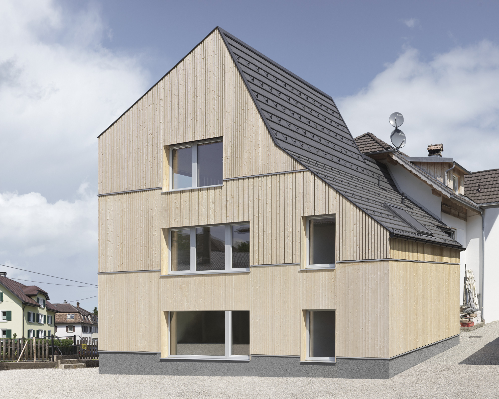Baurecht Bestandsgarantie Fassade Holz Aluminium