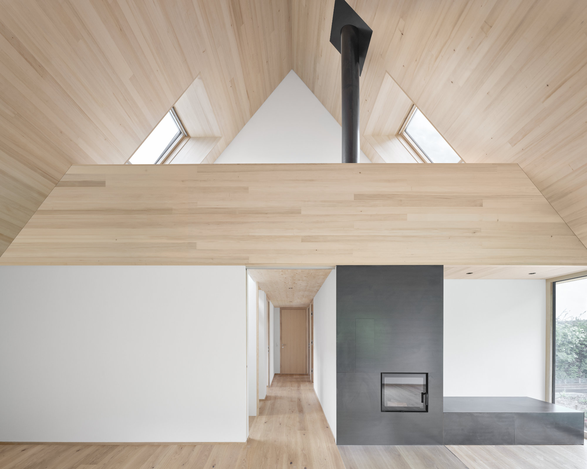 Holzbau Holzhaus Bauen mit Bestand Ersatzneubau Leben in Scheune Lehmputz Weißtanne